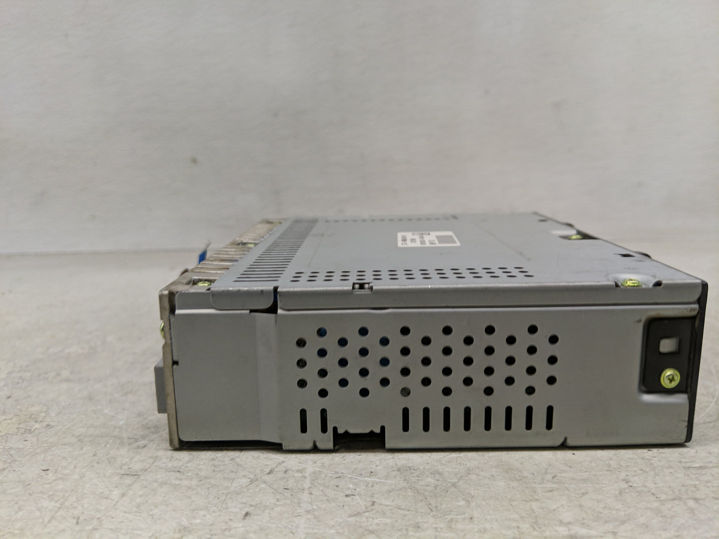 2017-2018 Chevrolet Silverado 2500 Radio AM FM Cd Player Receiver Replacement P/N:42532869 Fits Fits 2017 2018 2019 OEM Used
