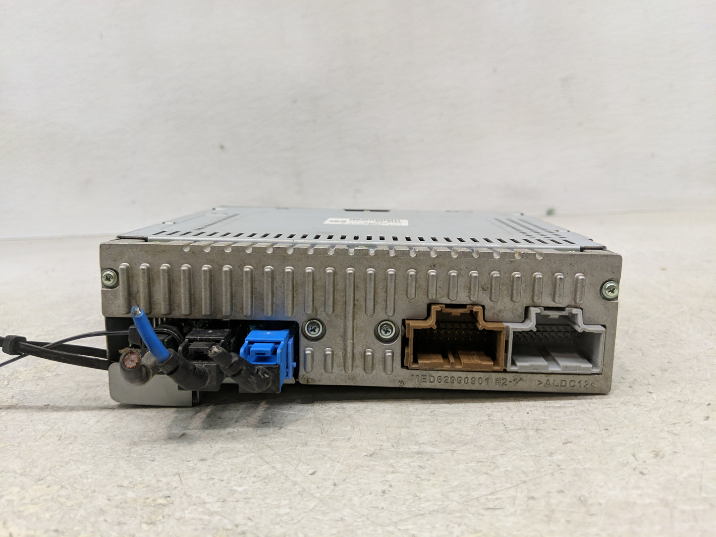 2017-2018 Chevrolet Silverado 2500 Radio AM FM Cd Player Receiver Replacement P/N:42532869 Fits Fits 2017 2018 2019 OEM Used