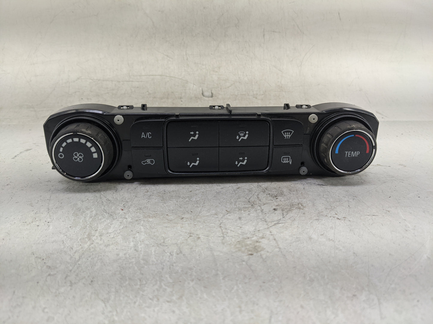 2017 Chevrolet Silverado 2500 Climate Control Module Temperature AC/Heater Replacement P/N:84164475 Fits OEM Used Auto Parts