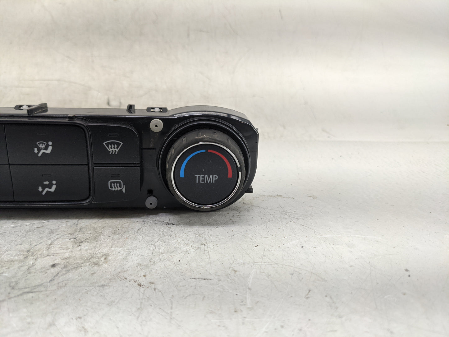 2017 Chevrolet Silverado 2500 Climate Control Module Temperature AC/Heater Replacement P/N:84164475 Fits OEM Used Auto Parts
