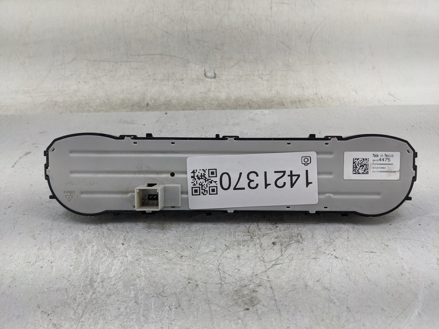 2017 Chevrolet Silverado 2500 Climate Control Module Temperature AC/Heater Replacement P/N:84164475 Fits OEM Used Auto Parts