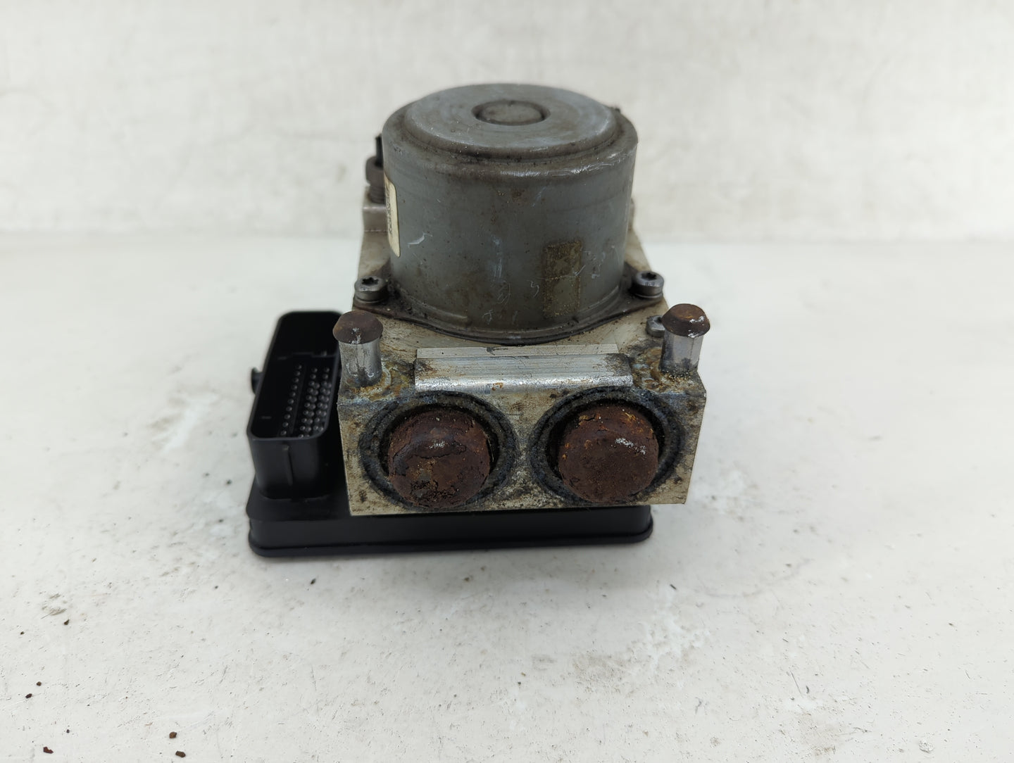 2017 Chevrolet Silverado 2500 ABS Pump Control Module Replacement Fits Fits 2018 OEM Used Auto Parts - Oemusedautoparts1.com