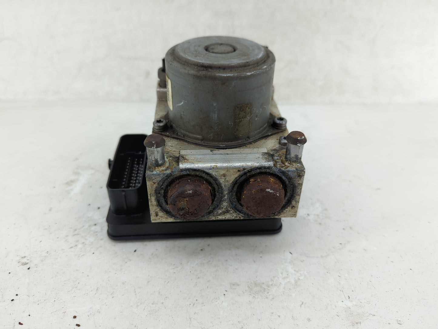 2017 Chevrolet Silverado 2500 ABS Pump Control Module Replacement Fits Fits 2018 OEM Used Auto Parts - Oemusedautoparts1.com