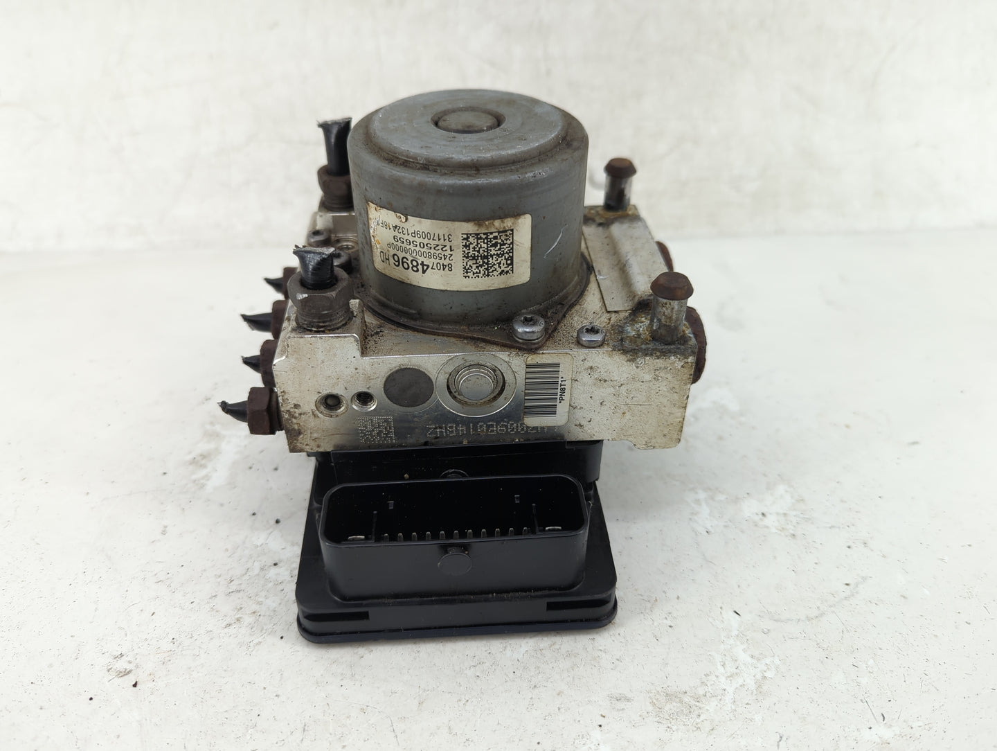 2017 Chevrolet Silverado 2500 ABS Pump Control Module Replacement Fits Fits 2018 OEM Used Auto Parts - Oemusedautoparts1.com