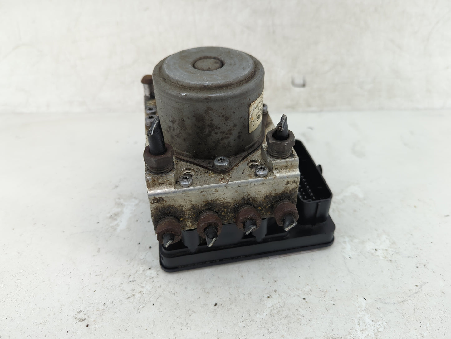 2017 Chevrolet Silverado 2500 ABS Pump Control Module Replacement Fits Fits 2018 OEM Used Auto Parts - Oemusedautoparts1.com