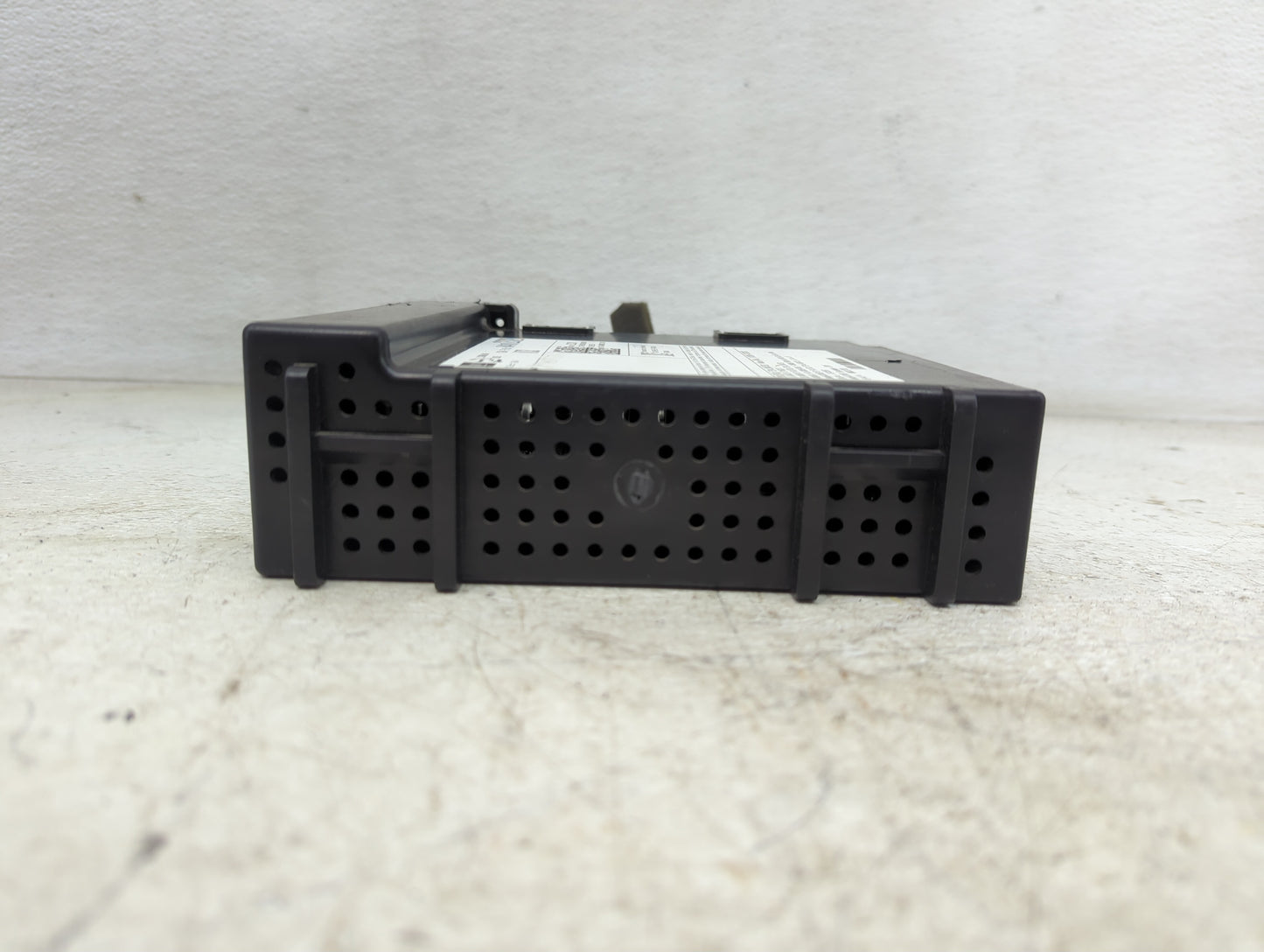 2017-2018 Chevrolet Silverado 2500 Radio AM FM Cd Player Receiver Replacement P/N:84102328 Fits Fits 2017 2018 2019 OEM Used