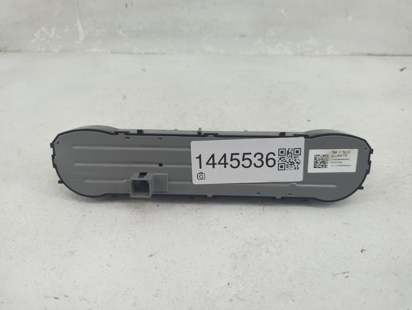 2017 Chevrolet Silverado 2500 Climate Control Module Temperature AC/Heater Replacement P/N:84164475 815372982 Fits OEM Used 