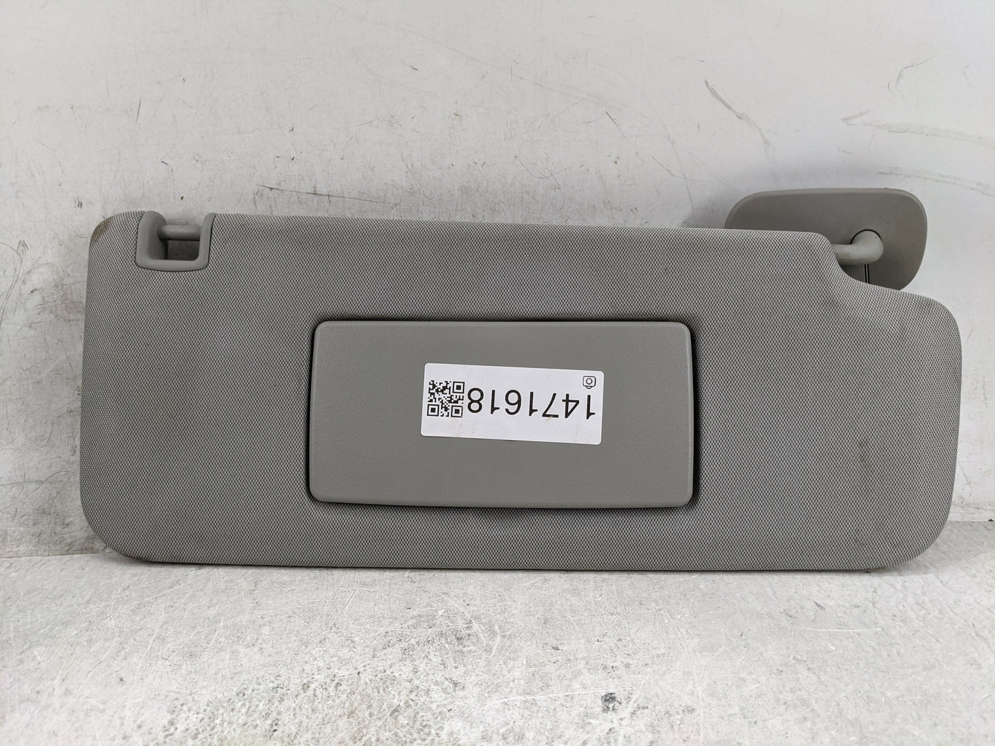 2015-2018 Chevrolet Silverado 2500 Sun Visor Shade Replacement Passenger Right Mirror Fits Fits 2014 2015 2016 2017 2018 201