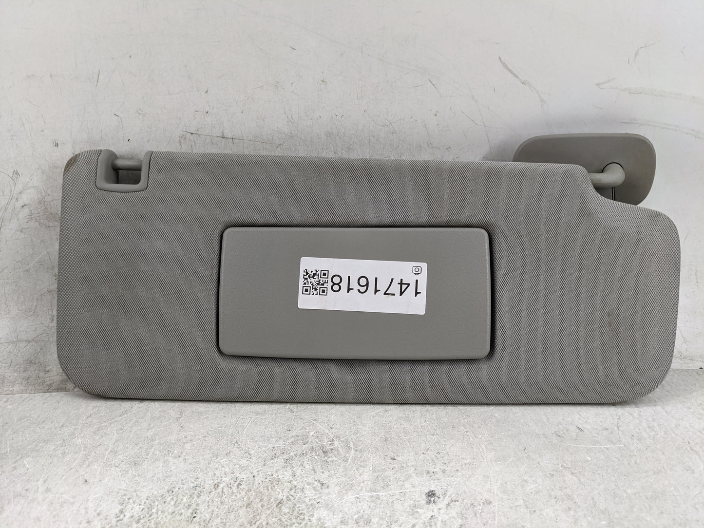 2015-2018 Chevrolet Silverado 2500 Sun Visor Shade Replacement Passenger Right Mirror Fits Fits 2014 2015 2016 2017 2018 201