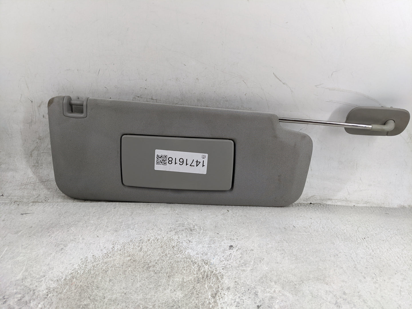 2015-2018 Chevrolet Silverado 2500 Sun Visor Shade Replacement Passenger Right Mirror Fits Fits 2014 2015 2016 2017 2018 201
