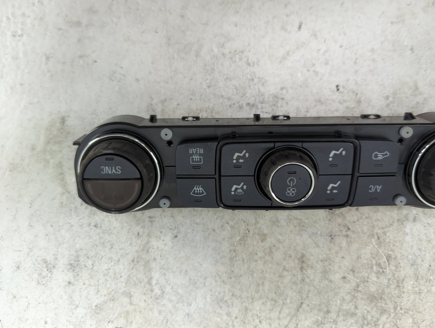 2015-2018 Chevrolet Silverado 2500 Climate Control Module Temperature AC/Heater Replacement P/N:84164476 815372982 Fits OEM 