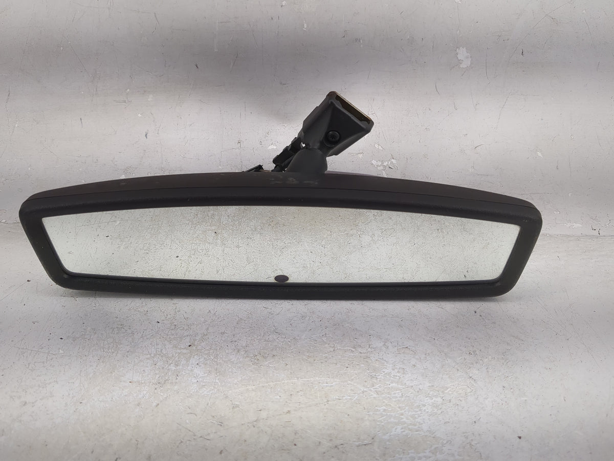 2015-2018 Chevrolet Silverado 2500 Interior Rear View Mirror Replacement OEM P/N:E11 026139 GNTX-549 Fits OEM Used Auto Part
