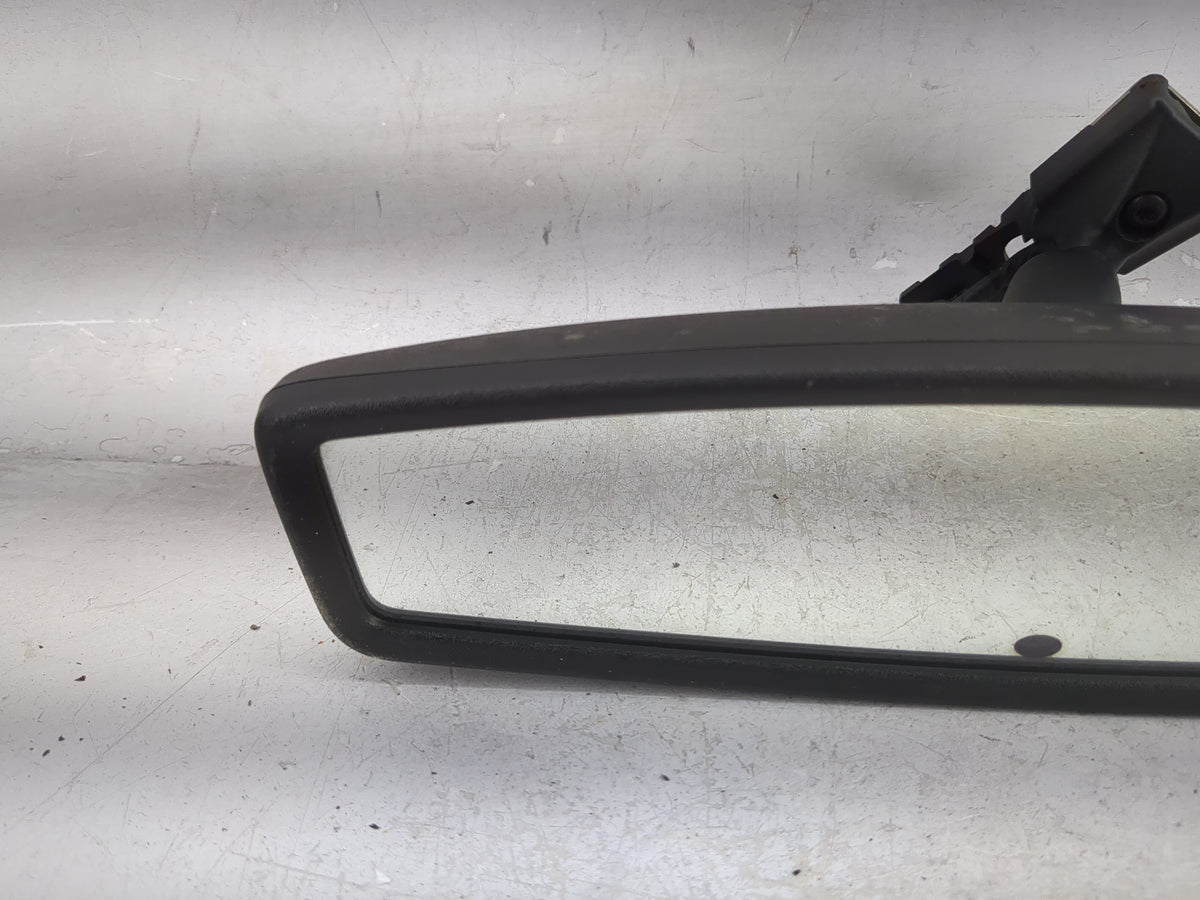 2015-2018 Chevrolet Silverado 2500 Interior Rear View Mirror Replacement OEM P/N:E11 026139 GNTX-549 Fits OEM Used Auto Part