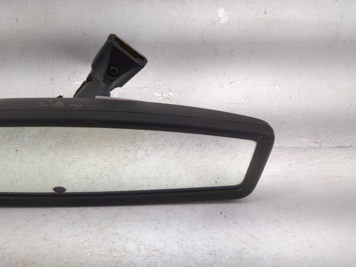 2015-2018 Chevrolet Silverado 2500 Interior Rear View Mirror Replacement OEM P/N:E11 026139 GNTX-549 Fits OEM Used Auto Part