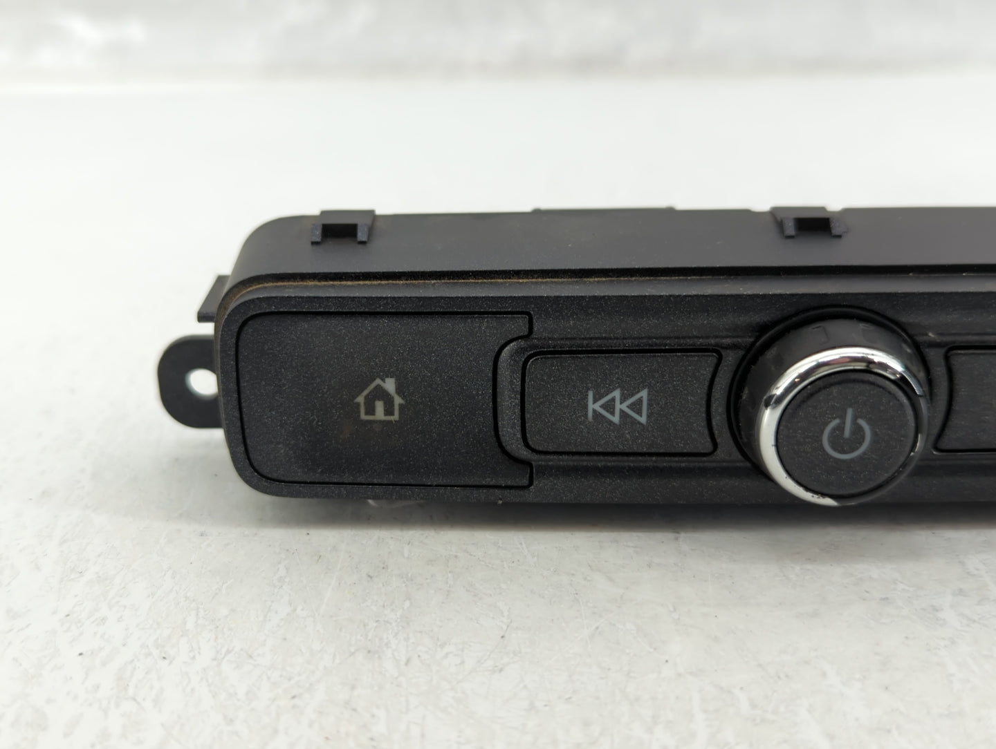 Chevrolet Silverado 2500 Hd Radio Control Panel - Oemusedautoparts1.com