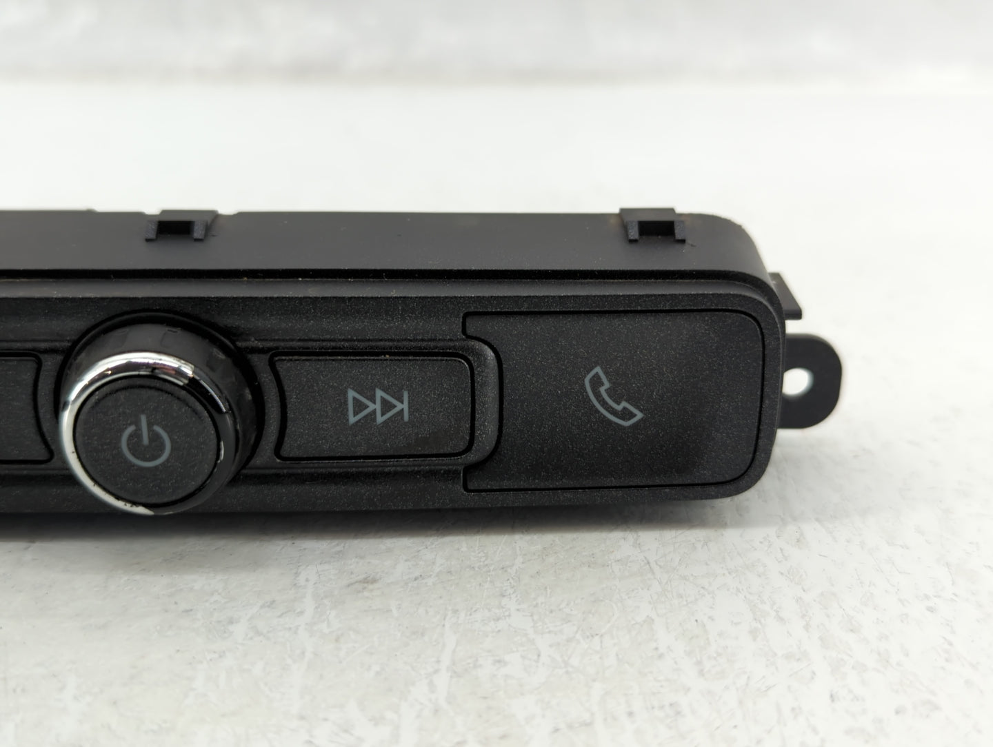 Chevrolet Silverado 2500 Hd Radio Control Panel - Oemusedautoparts1.com