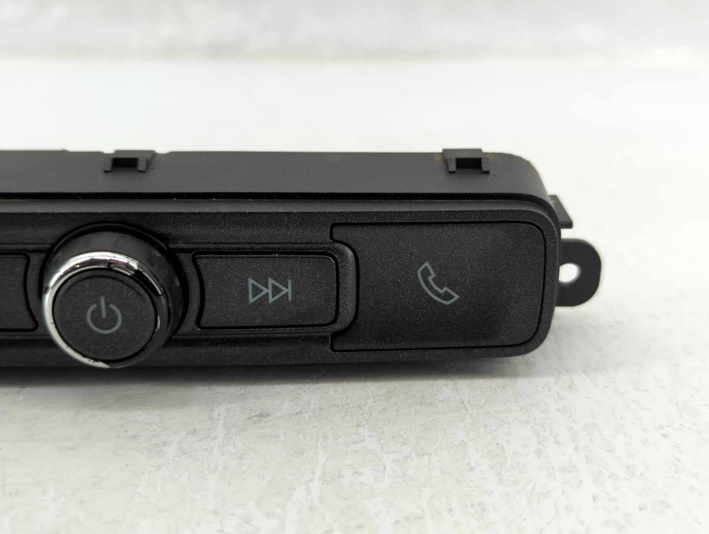 Chevrolet Silverado 2500 Hd Radio Control Panel - Oemusedautoparts1.com
