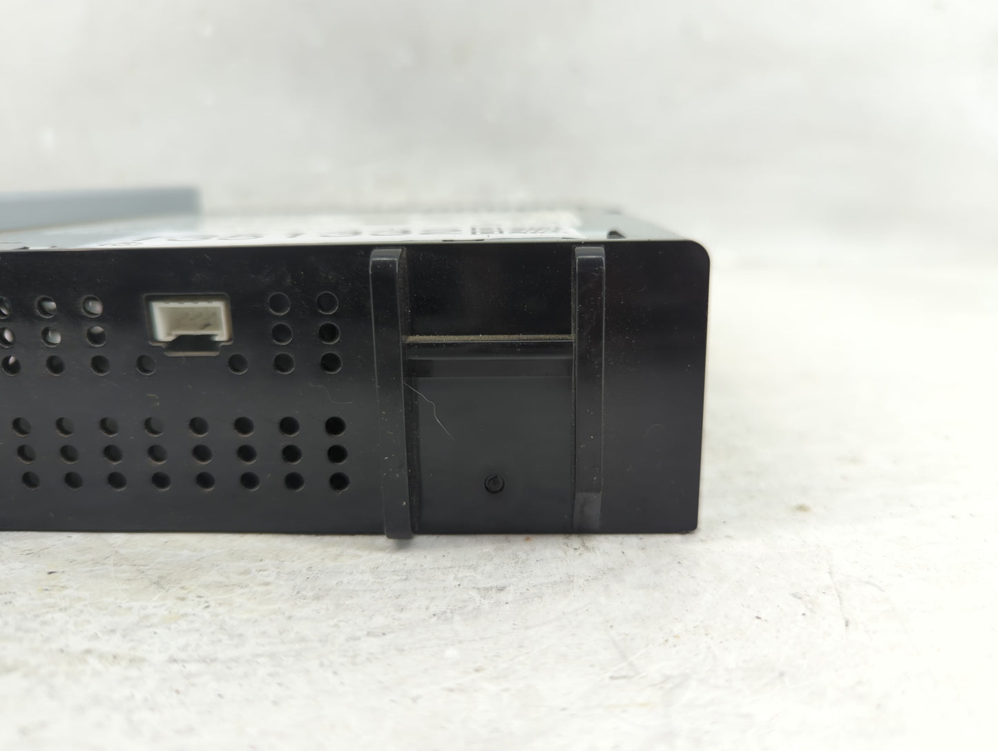 2017-2018 Chevrolet Silverado 3500 Radio AM FM Cd Player Receiver Replacement P/N:555343750 42532869 Fits Fits 2017 2018 201