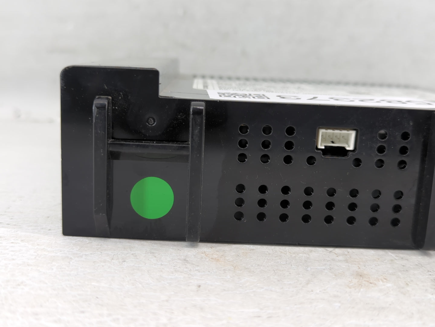 Chevrolet Silverado 3500 Hd Am Fm Cd Player Radio Receiver - Oemusedautoparts1.com