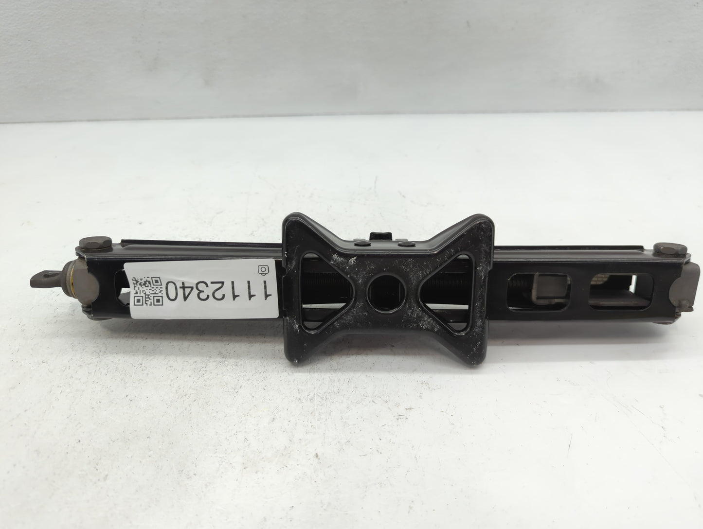 2017 Chevrolet Sonic Spare Scissor Car Jack - Oemusedautoparts1.com