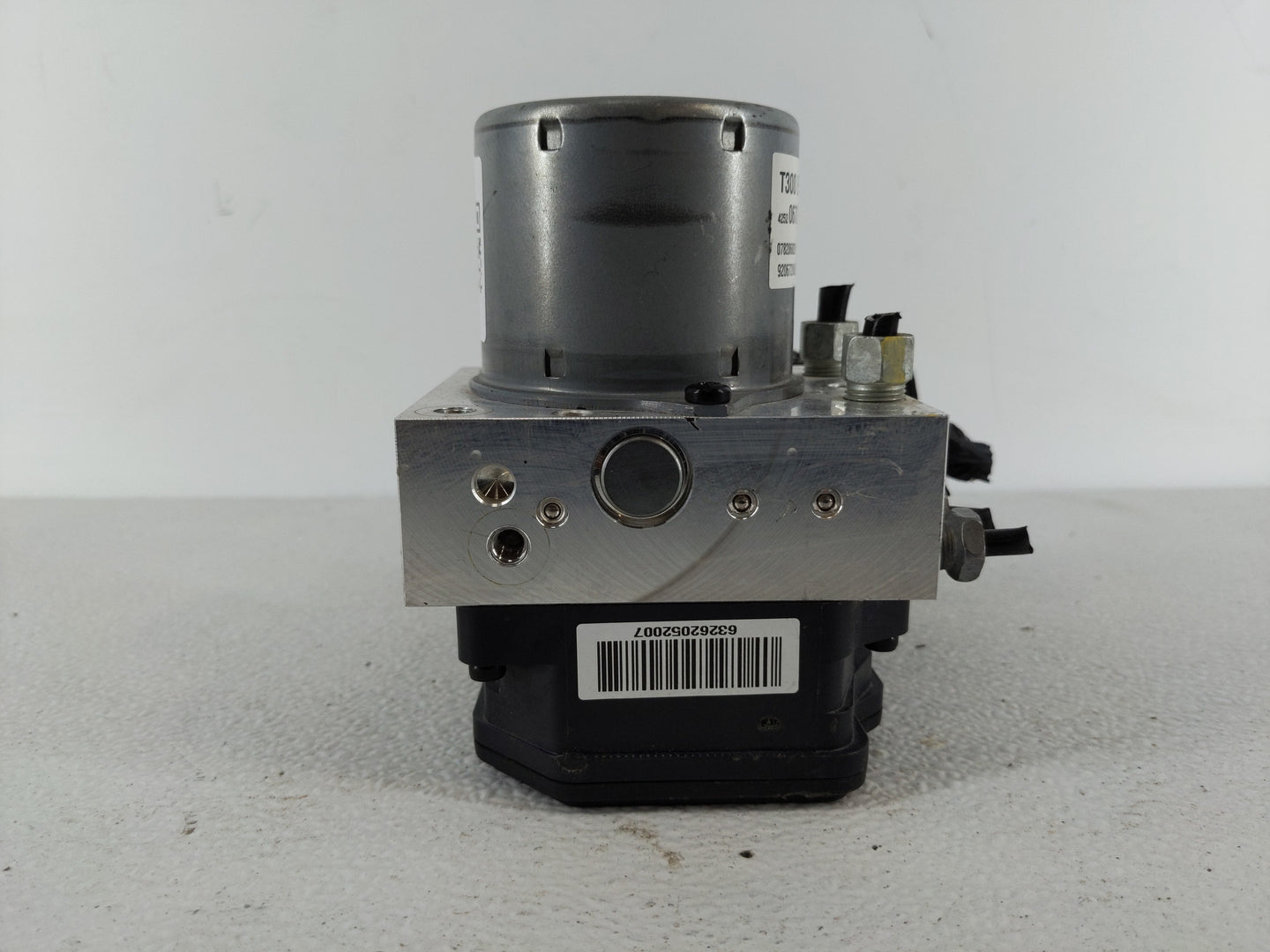 2017-2019 Chevrolet Sonic ABS Pump Control Module Replacement P/N:42520672 Fits Fits 2017 2018 2019 OEM Used Auto Parts - Oe