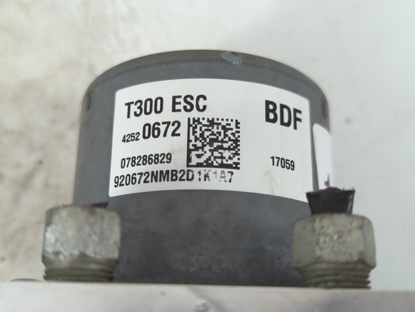 2017-2019 Chevrolet Sonic ABS Pump Control Module Replacement P/N:42520672 Fits Fits 2017 2018 2019 OEM Used Auto Parts - Oe
