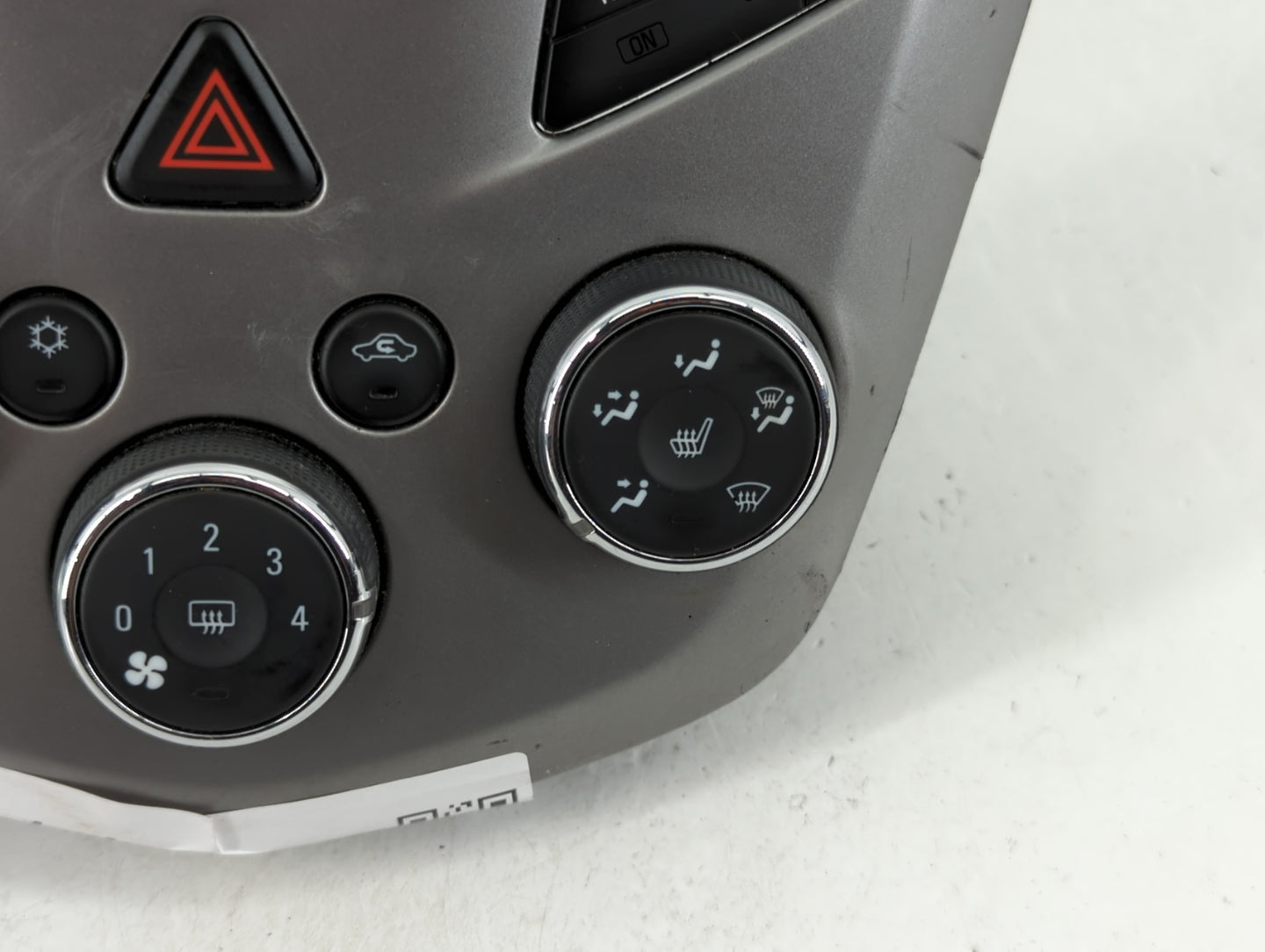 2017-2019 Chevrolet Sonic Climate Control Module Temperature AC/Heater Replacement P/N:42521801 Fits Fits 2017 2018 2019 202