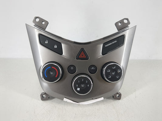 2017-2019 Chevrolet Sonic Climate Control Module Temperature AC/Heater Replacement P/N:42521801 Fits Fits 2017 2018 2019 OEM