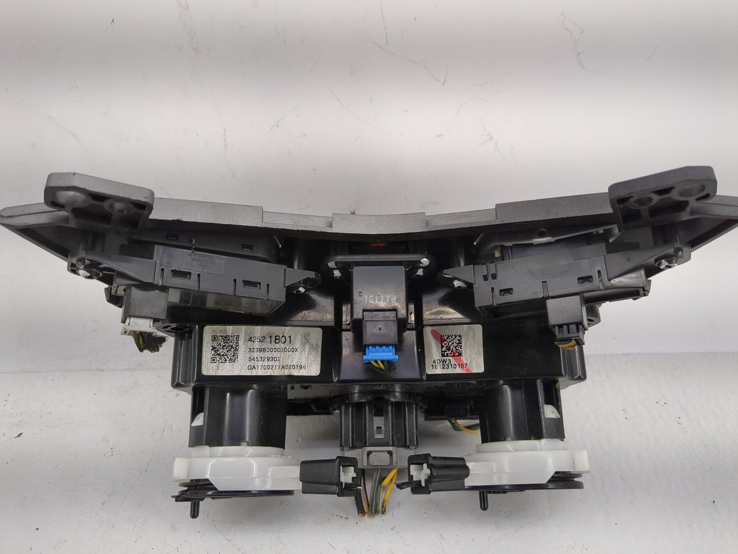 2017-2019 Chevrolet Sonic Climate Control Module Temperature AC/Heater Replacement P/N:4252 1801 Fits Fits 2017 2018 2019 20