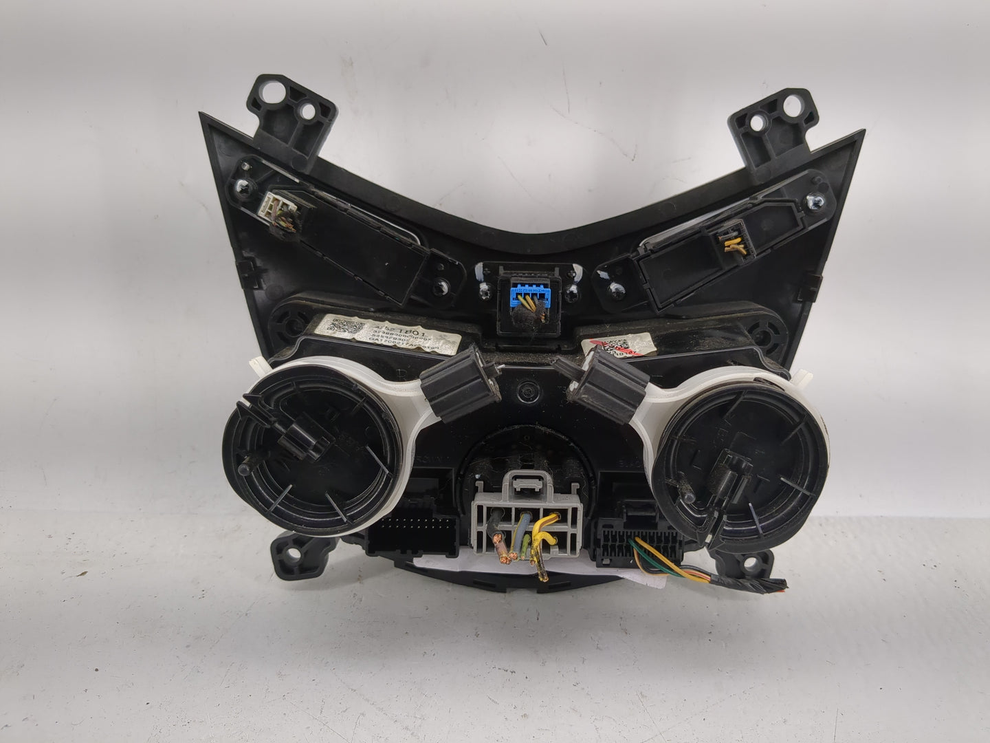 2017-2019 Chevrolet Sonic Climate Control Module Temperature AC/Heater Replacement P/N:4252 1801 Fits Fits 2017 2018 2019 20