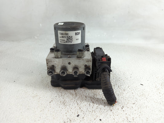2017-2019 Chevrolet Sonic ABS Pump Control Module Replacement P/N:42520672 Fits Fits 2017 2018 2019 OEM Used Auto Parts - Oe