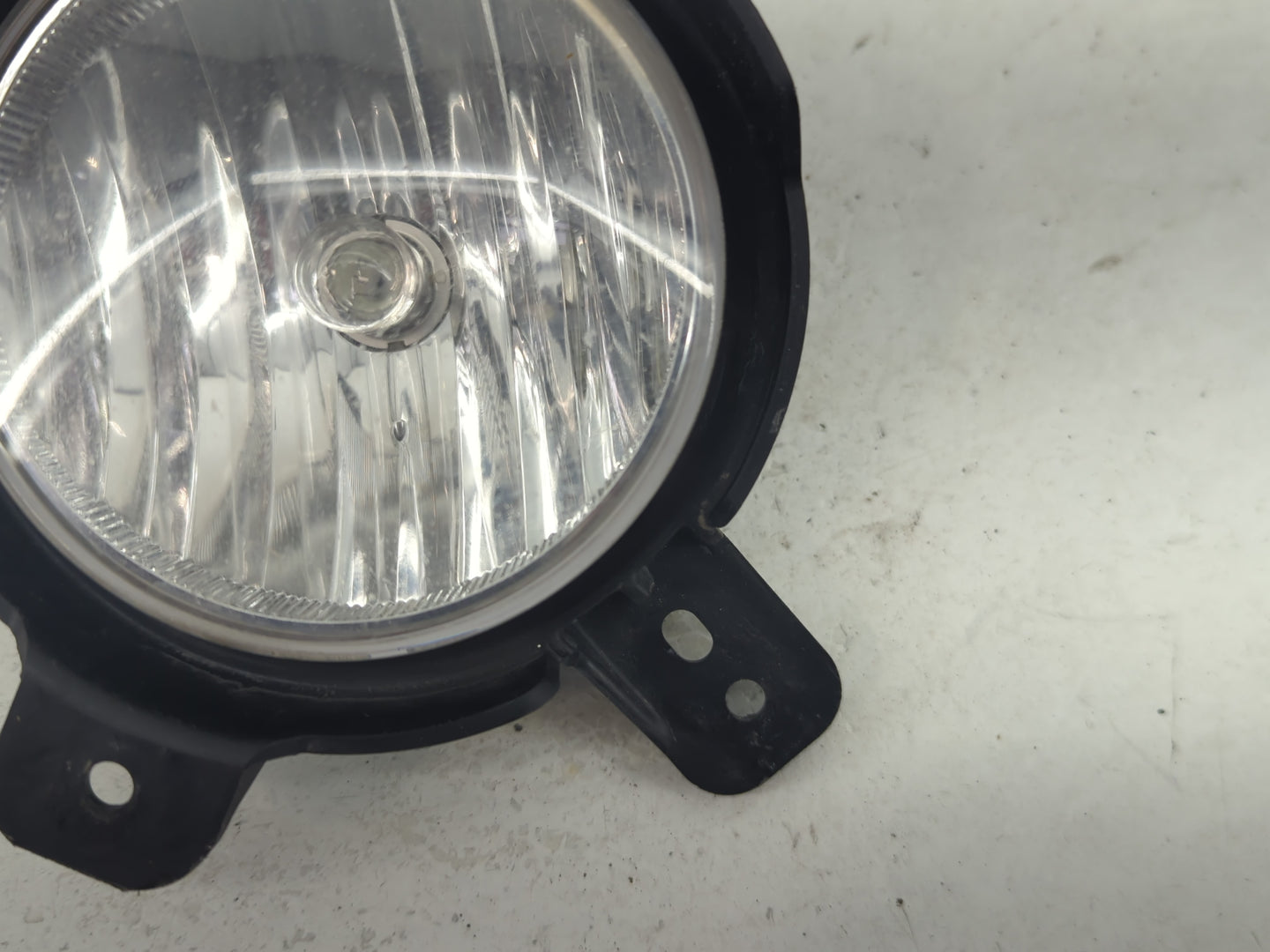 2017-2020 Chevrolet Sonic Passenger Right Oem Fog Light Lamp - Oemusedautoparts1.com