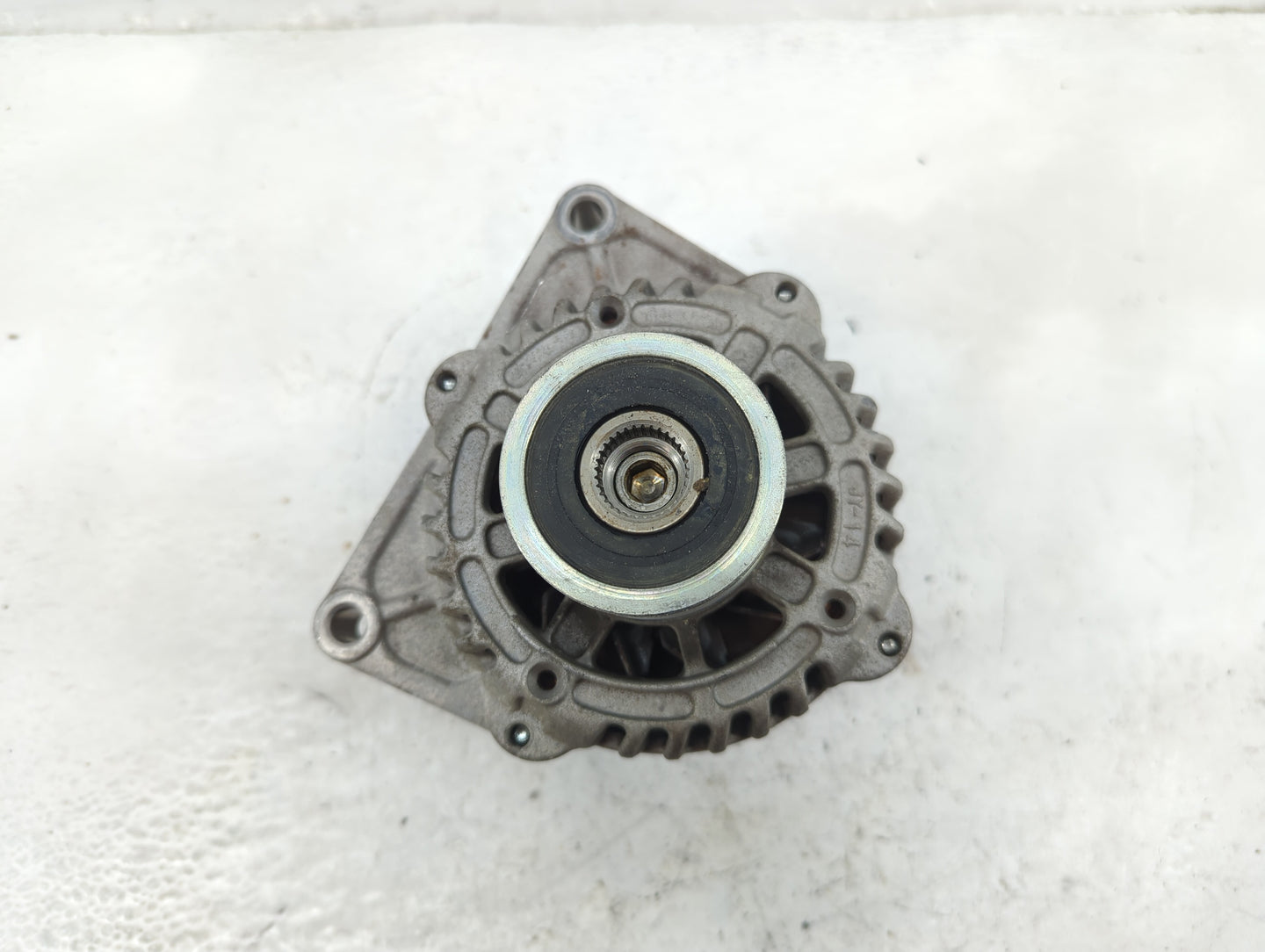 2012-2018 Chevrolet Sonic Alternator Replacement Generator Charging Assembly Engine OEM P/N:13595628 Fits OEM Used Auto Part