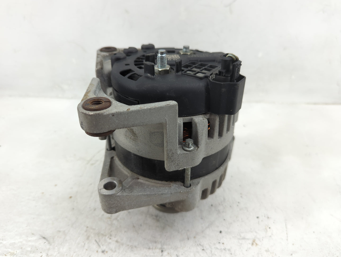 2012-2018 Chevrolet Sonic Alternator Replacement Generator Charging Assembly Engine OEM P/N:13595628 Fits OEM Used Auto Part