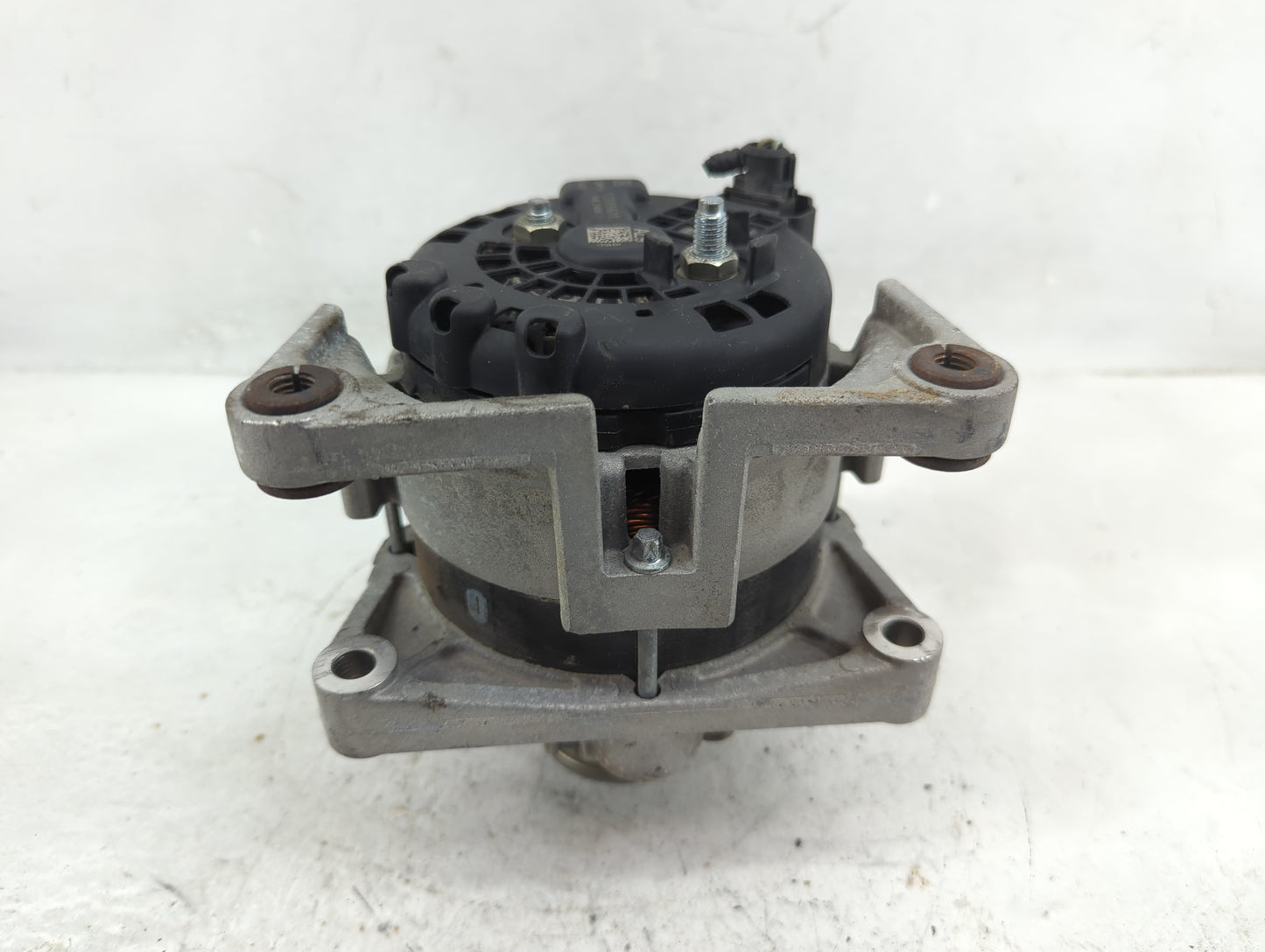 2012-2018 Chevrolet Sonic Alternator Replacement Generator Charging Assembly Engine OEM P/N:13595628 Fits OEM Used Auto Part