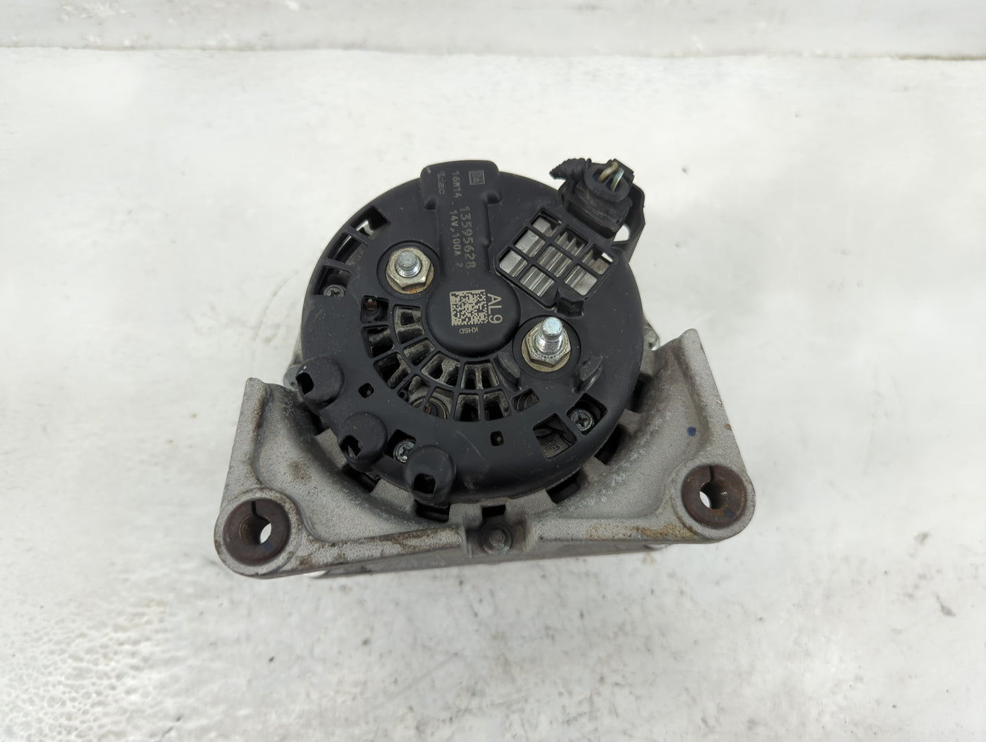 2012-2018 Chevrolet Sonic Alternator Replacement Generator Charging Assembly Engine OEM P/N:13595628 Fits OEM Used Auto Part
