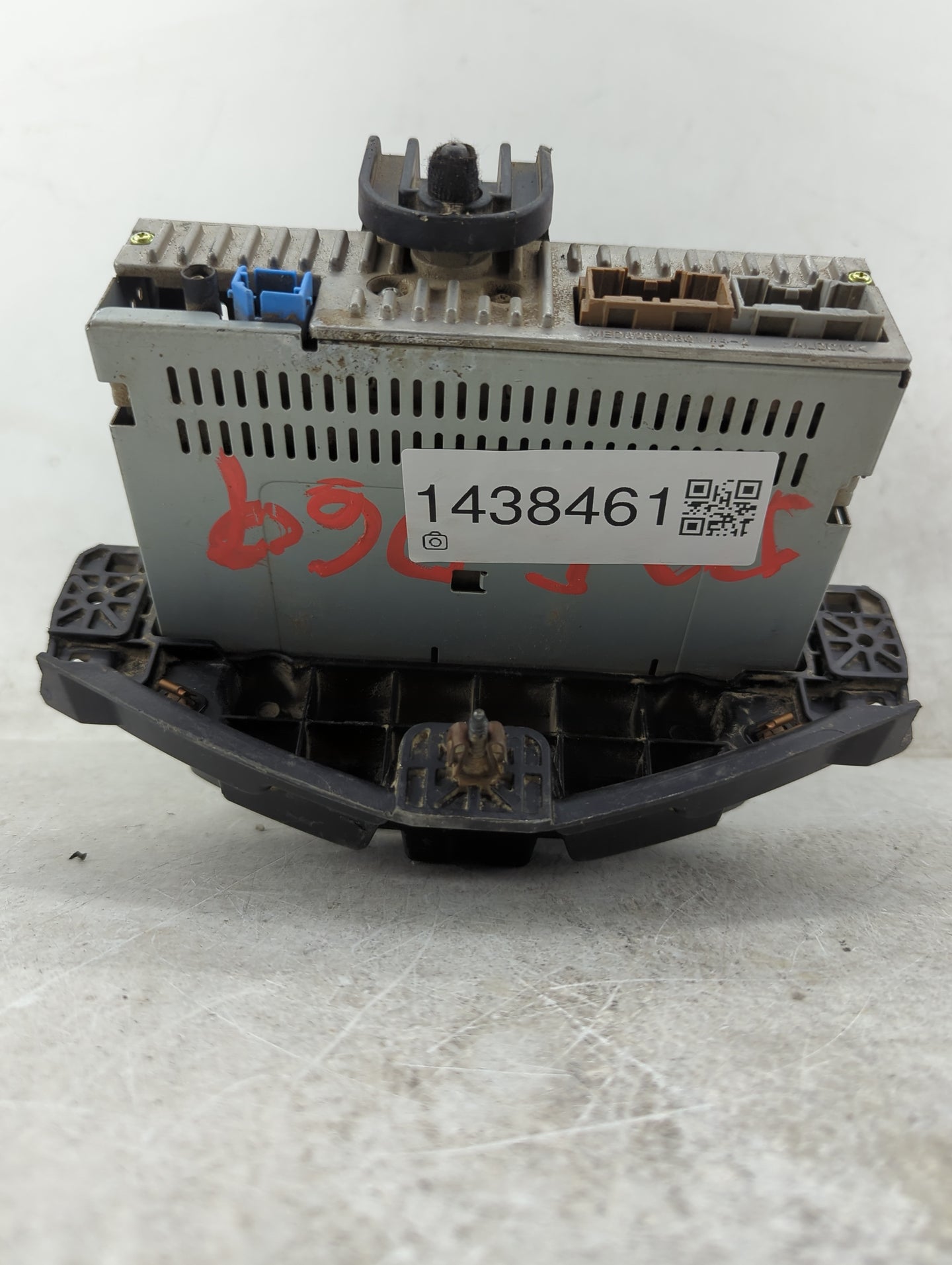 2017 Chevrolet Sonic Radio AM FM Cd Player Receiver Replacement P/N:42532847 555343750, H1170770 Fits OEM Used Auto Parts - 