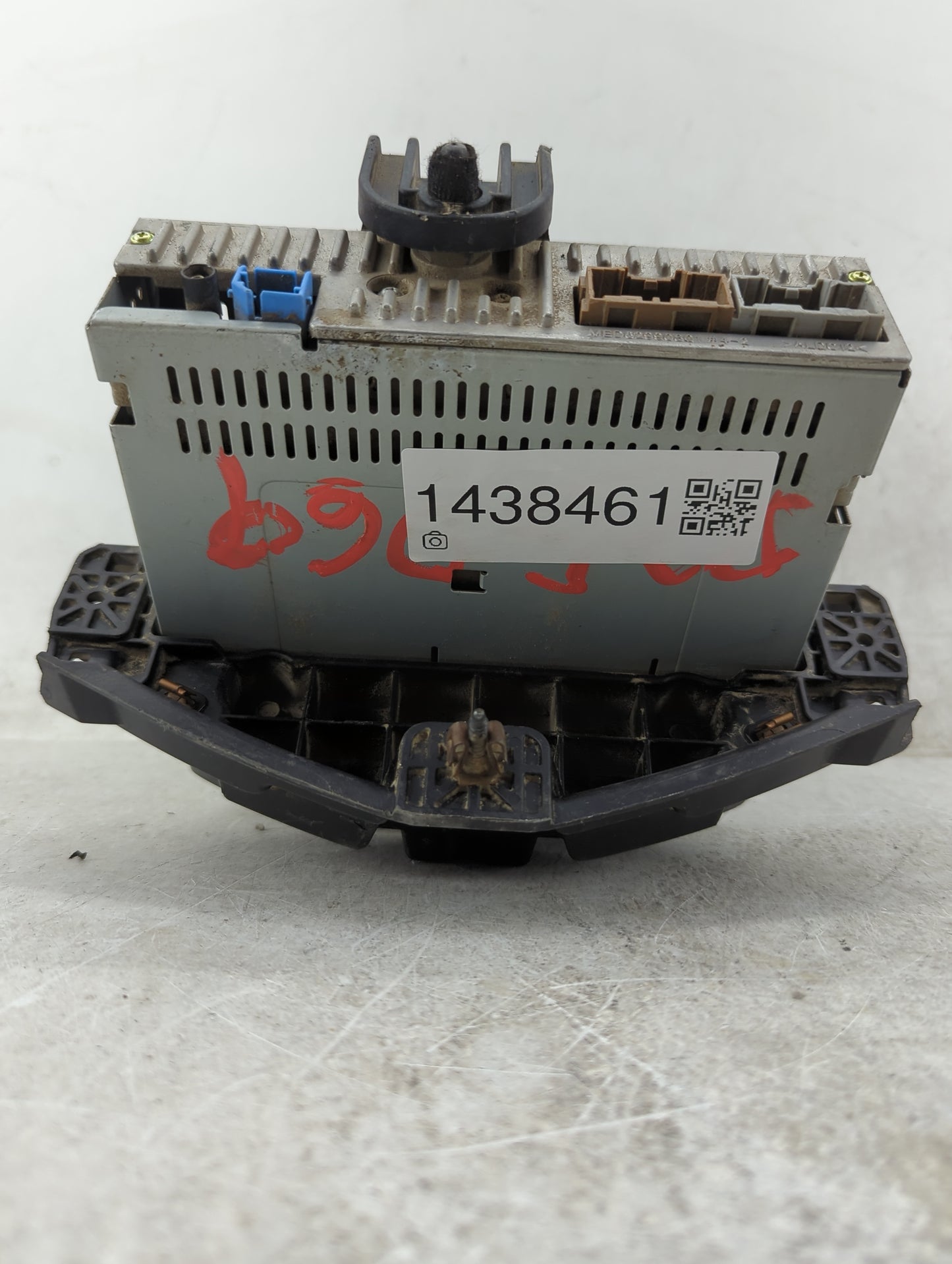 2017 Chevrolet Sonic Radio AM FM Cd Player Receiver Replacement P/N:42532847 555343750, H1170770 Fits OEM Used Auto Parts - 