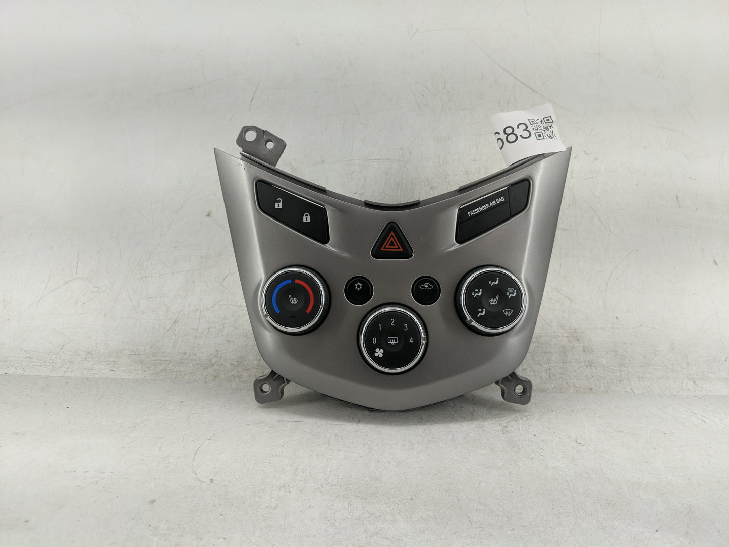2017 Chevrolet Sonic Climate Control Module Temperature AC/Heater Replacement P/N:42521801 3239800000000X, 545329302 Fits OE