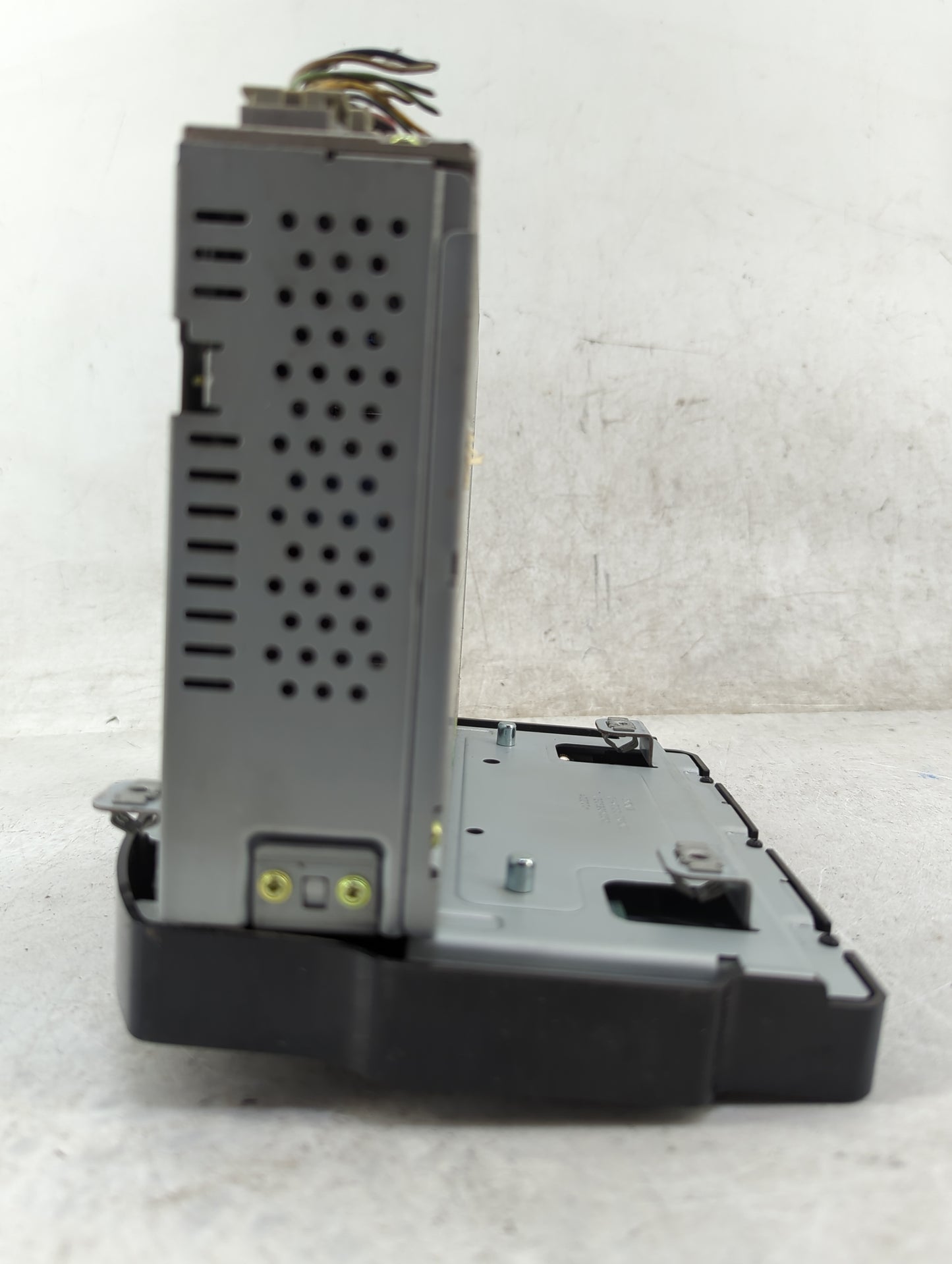 2017 Chevrolet Sonic Radio AM FM Cd Player Receiver Replacement P/N:7310500000000X 555343750, H1161860300000518 Fits OEM Use
