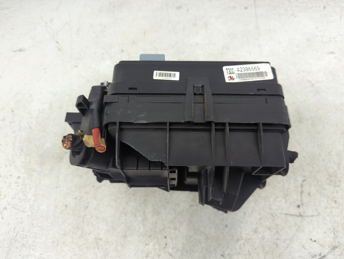 2017-2018 Chevrolet Sonic Fusebox Fuse Box Panel Relay Module P/N:42386669 Fits Fits 2017 2018 OEM Used Auto Parts - Oemused