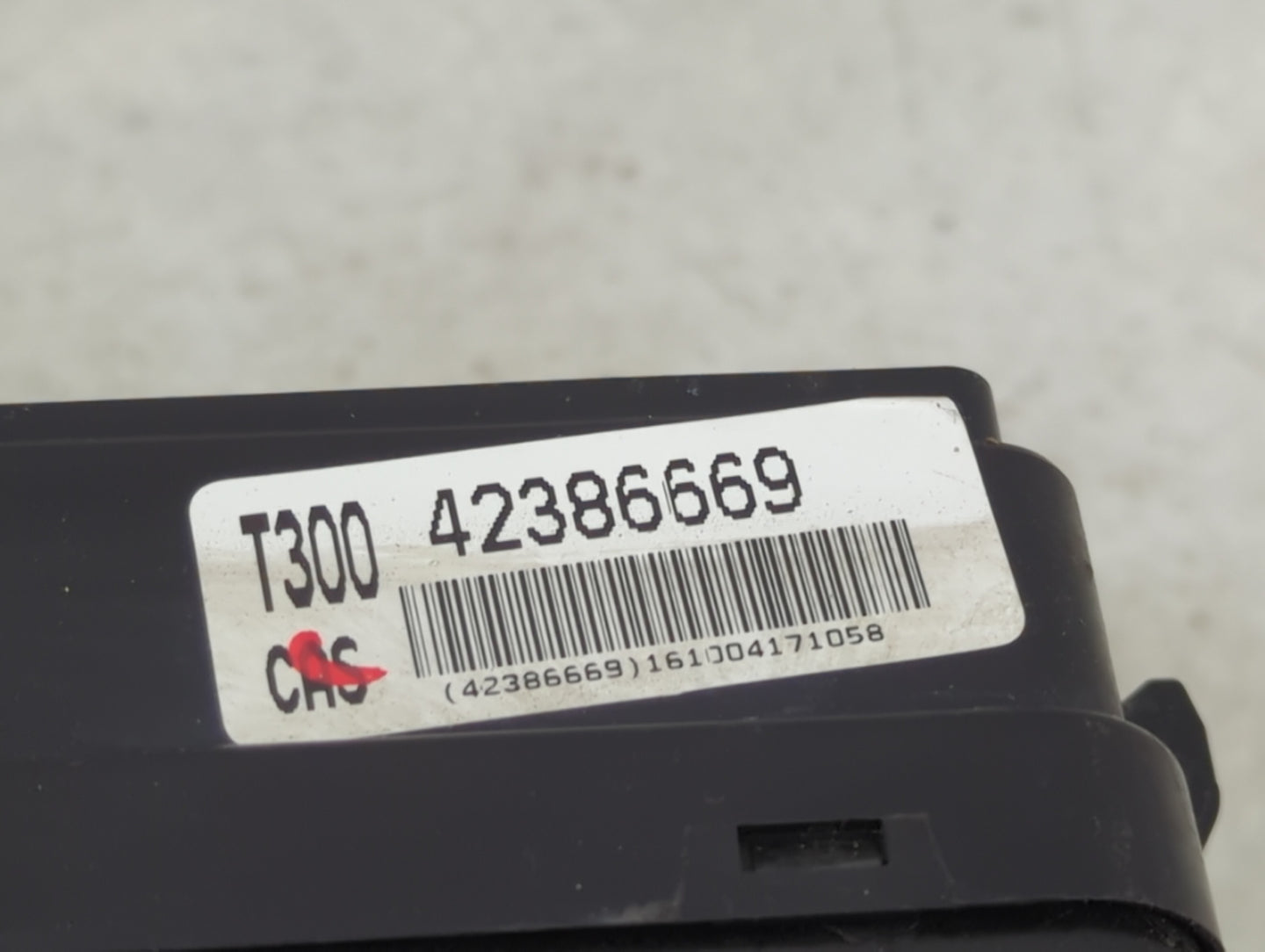 2017-2018 Chevrolet Sonic Fusebox Fuse Box Panel Relay Module P/N:42386669 Fits Fits 2017 2018 OEM Used Auto Parts - Oemused