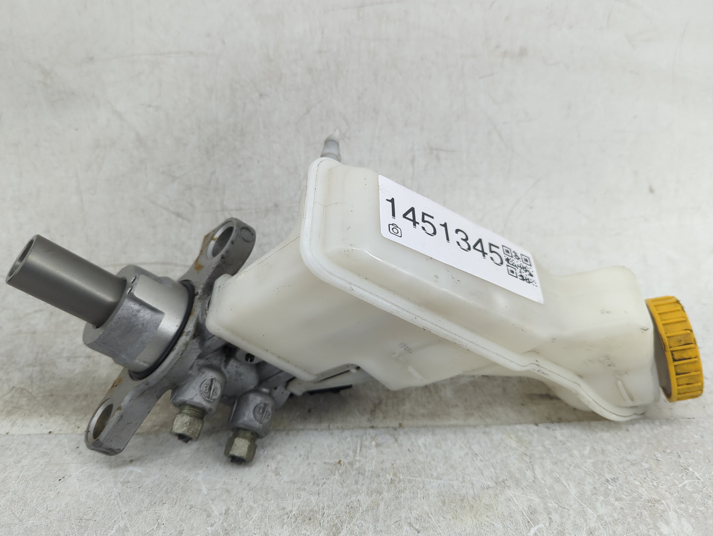 2012-2019 Chevrolet Sonic Brake Master Cylinder - Oemusedautoparts1.com