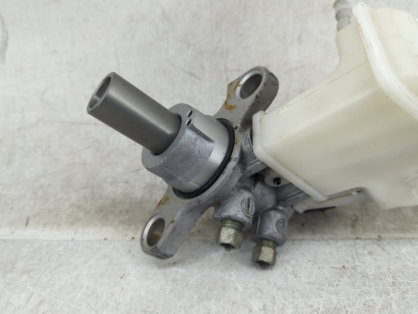 2012-2019 Chevrolet Sonic Brake Master Cylinder - Oemusedautoparts1.com