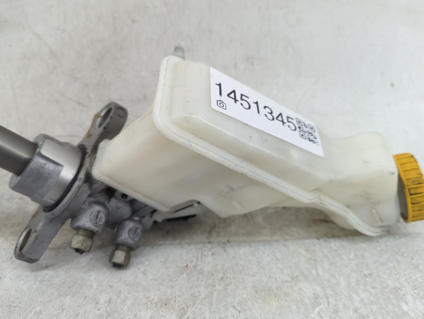 2012-2019 Chevrolet Sonic Brake Master Cylinder - Oemusedautoparts1.com