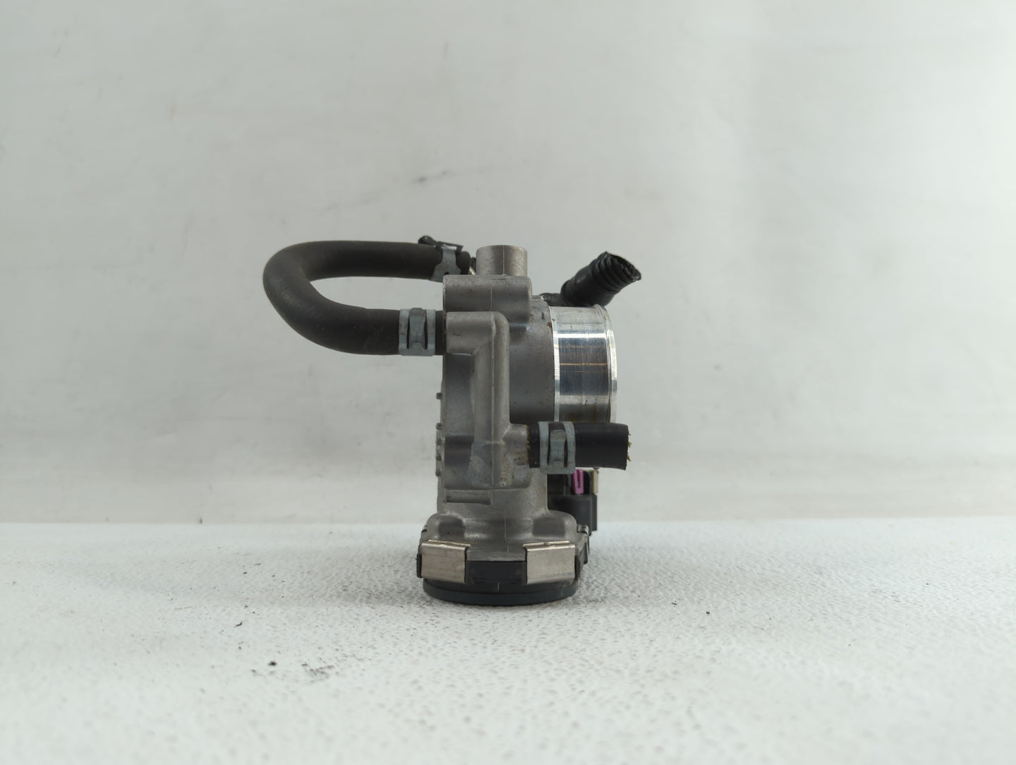 2012-2018 Chevrolet Sonic Throttle Body P/N:55577375 55561495 Fits Fits 2009 2010 2011 2012 2013 2014 2015 2016 2017 2018 OE