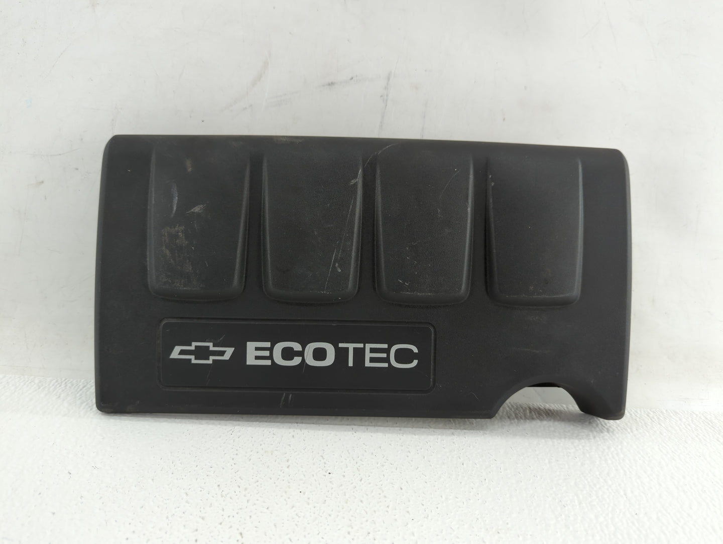 2017 Chevrolet Sonic Engine Cover - Oemusedautoparts1.com