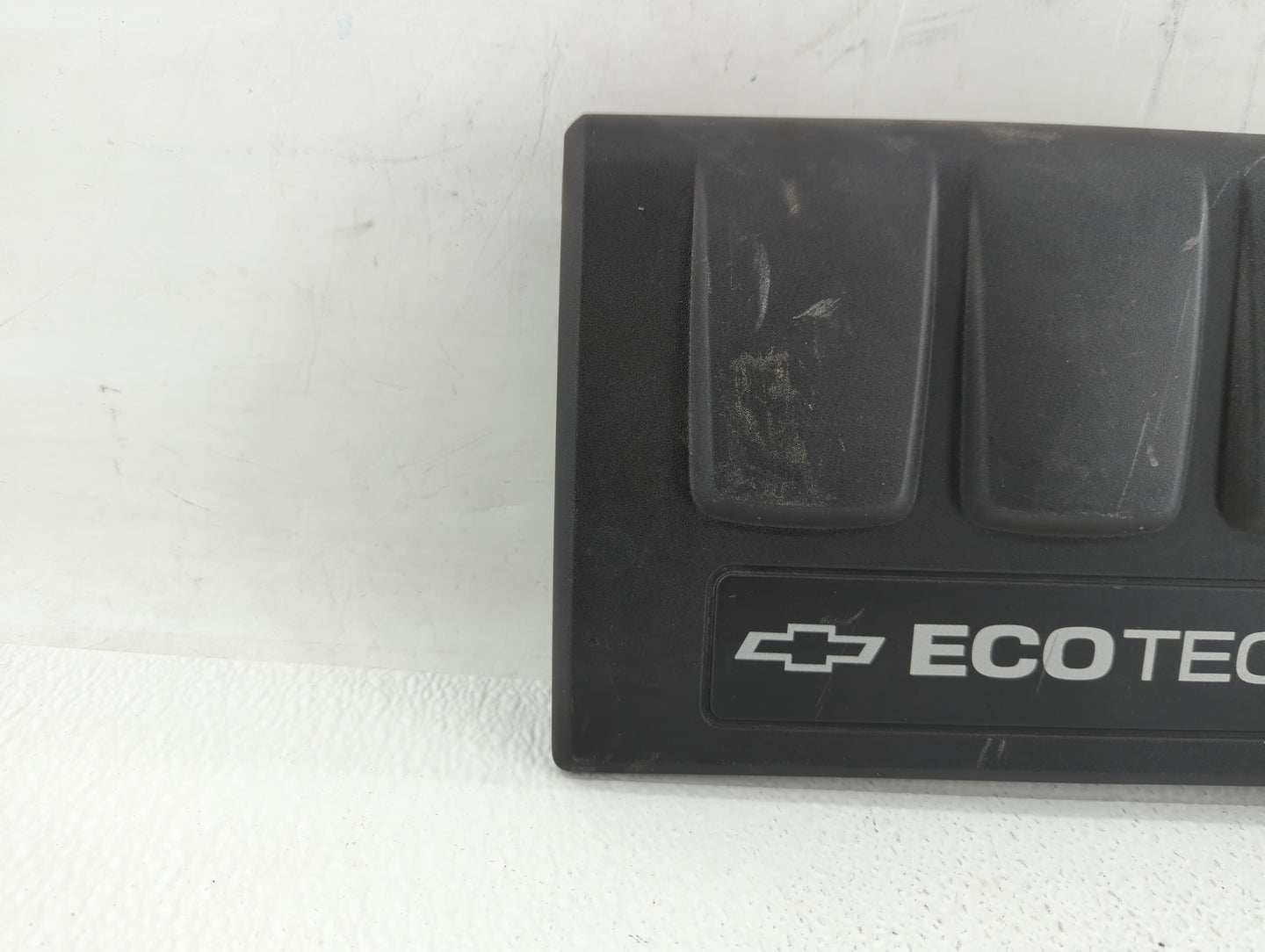 2017 Chevrolet Sonic Engine Cover - Oemusedautoparts1.com