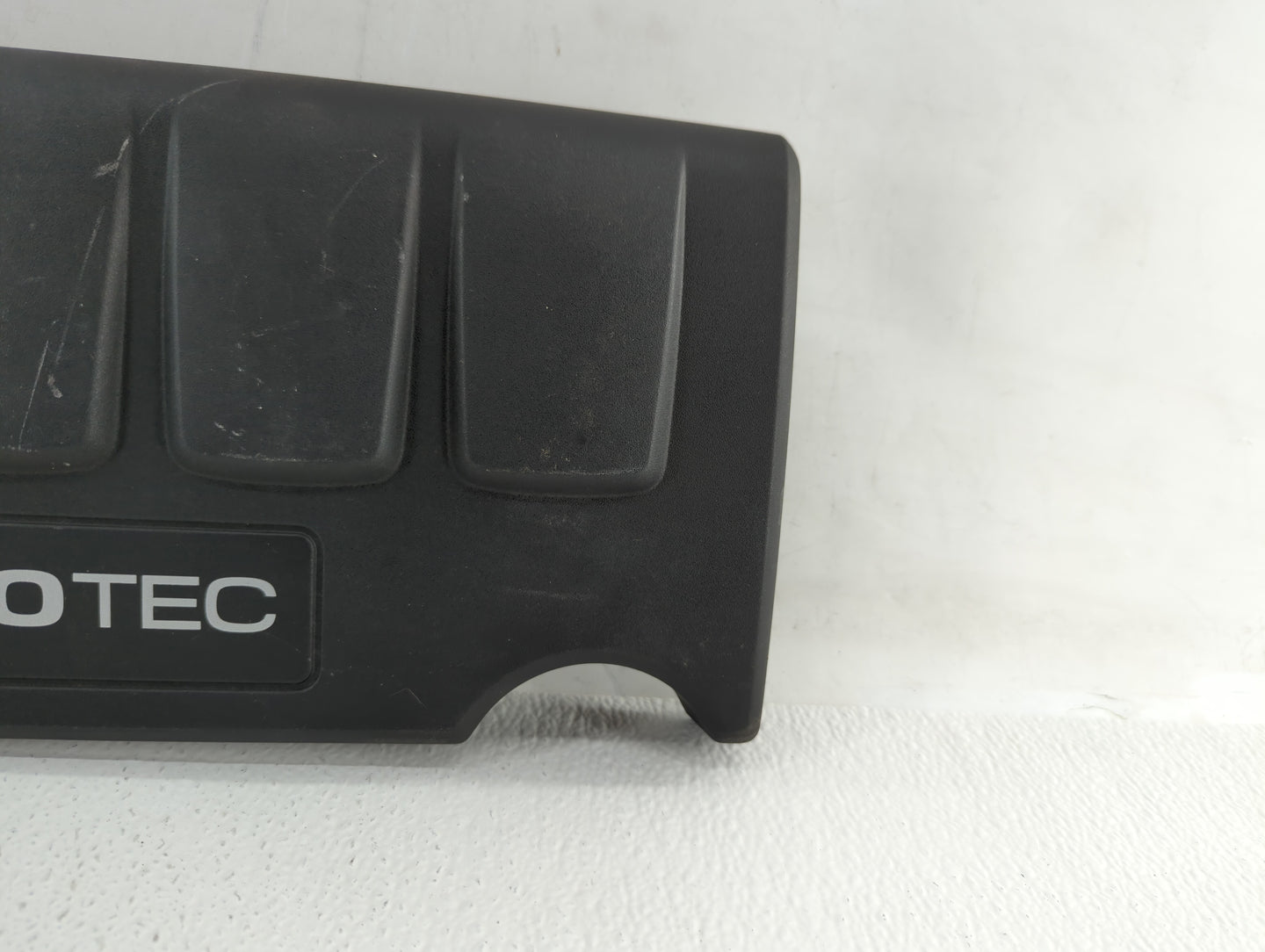 2017 Chevrolet Sonic Engine Cover - Oemusedautoparts1.com