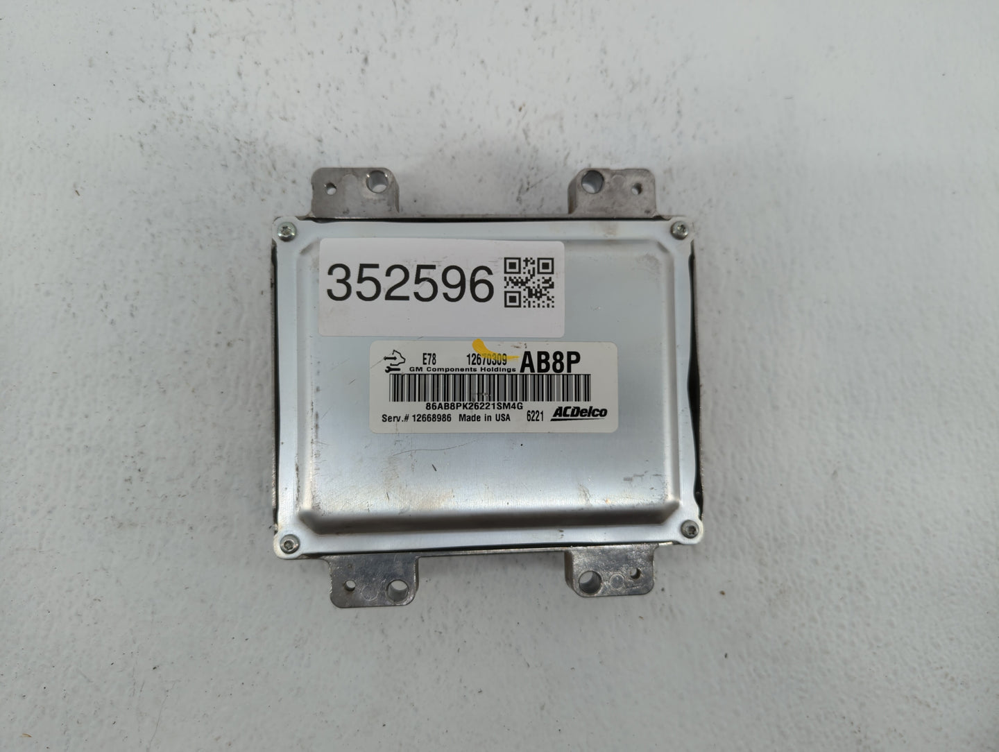 2017-2018 Chevrolet Sonic PCM Engine Control Computer ECU ECM PCU OEM P/N:12697793 12706635, 12679097 Fits Fits 2017 2018 20